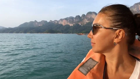 Woman's face in sunglasses Stock Footage 122811922