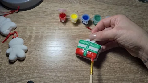 Woman's Hands Make Home Decorations For Christmas 動画素材 153860545