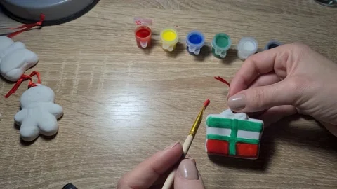 Woman's Hands Make Home Decorations For Christmas 스톡 동영상 153860548