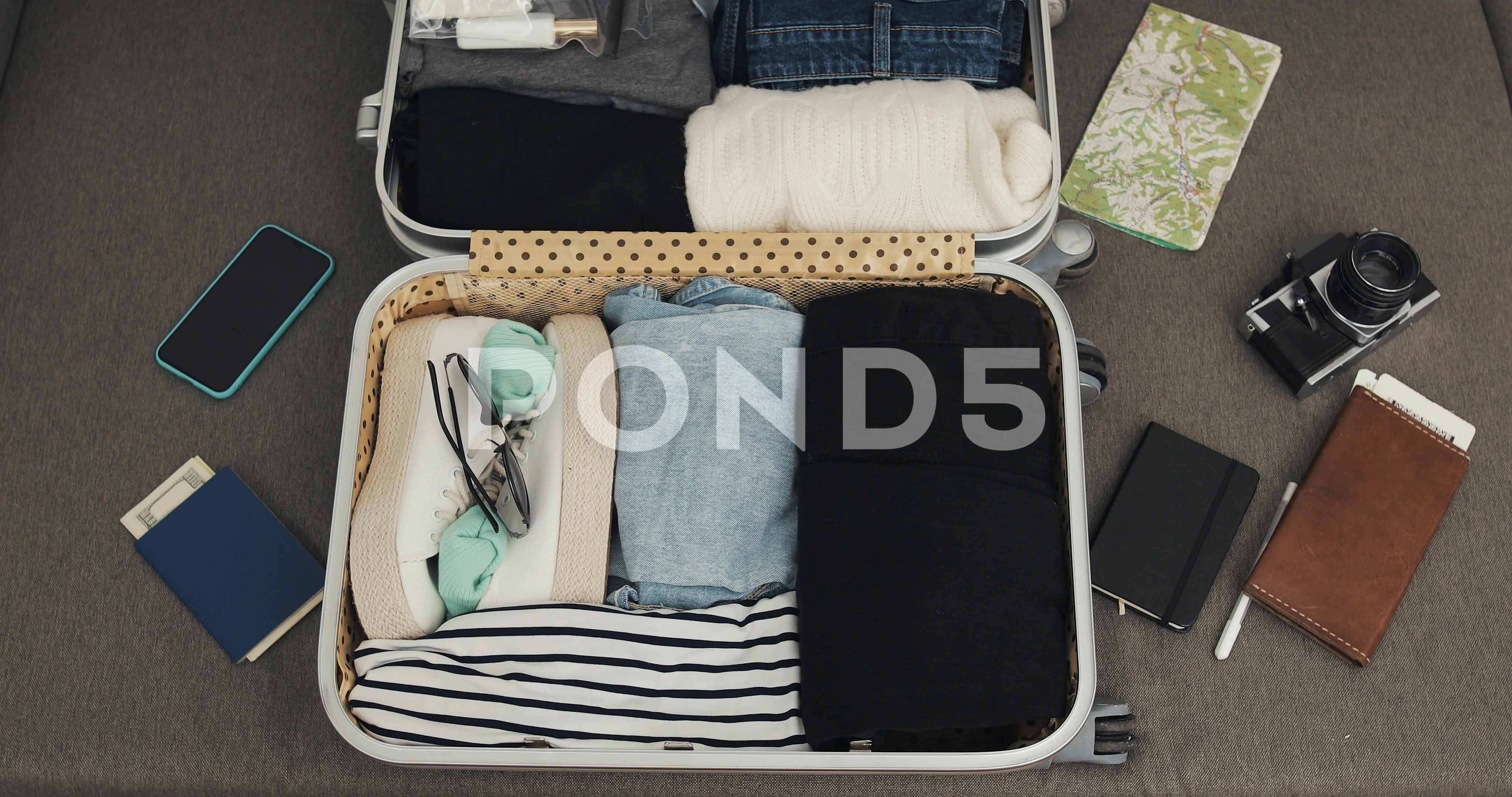 12,406 Girl Packing Luggage Stock Photos - Free & Royalty-Free