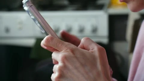 Woman's hands using smartphone for social media 스톡 동영상 337892280