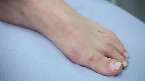 Woman's leg Video stock 327400044