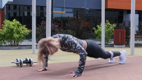 Woman's outdoor workout in summer Видео 160829623