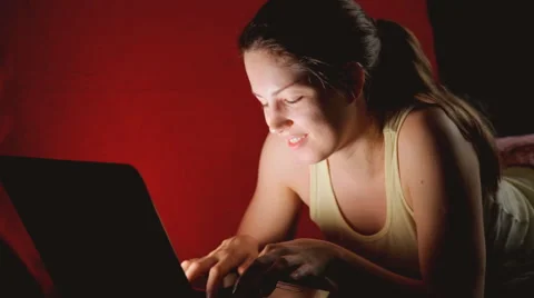 Women on the computer Stock-Footage 62727109