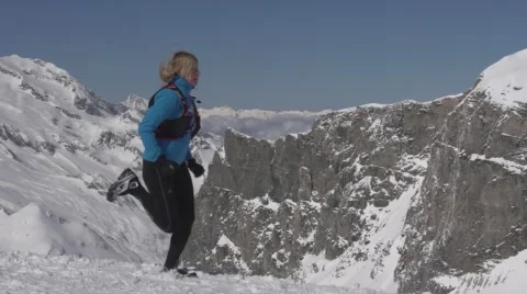 Women running at High Altitude Vídeo Stock 59188948