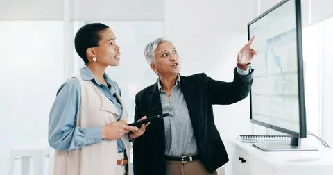 Women, team and computer screen or tablet for spreadsheet, business calendar or Stock Photos