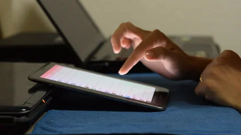 Women using tablet computer Stock Footage 40512026