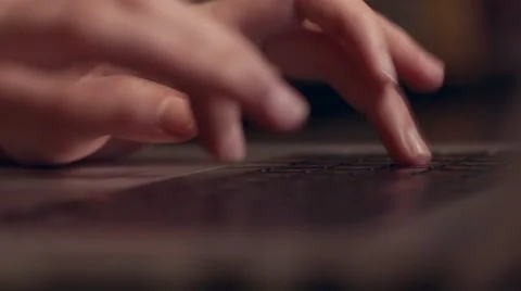 Women's hands typing on computer keyboard 스톡 동영상 62751828