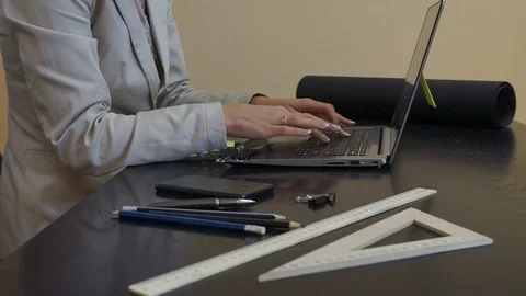 Women's hands typing on computer RUSSIAN keyboard (HD) Stock Footage 82164201