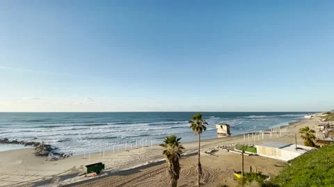 Wonderful panoramic view of the beach and sea waves on a bright sunny day Stock-Footage 147024014