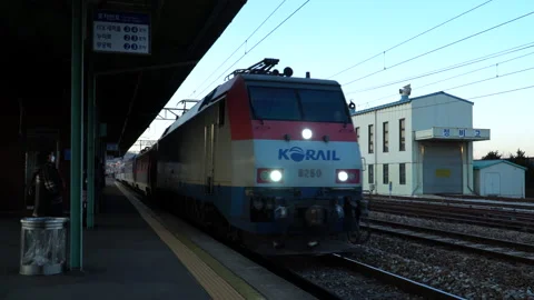 Wonju, South Korea - Dec 2020 : Departure from Wonju Station Platform, which Vídeos de archivo 146642953