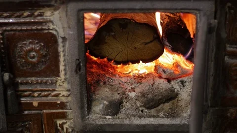 Wood Burning In A Fireplace Stockbeeldmateriaal 85077676