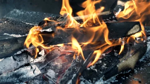 Wood up in the fire - slowmotion 스톡 동영상 129091722