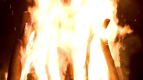 Wood pyre burning in the night Video stock 60056899