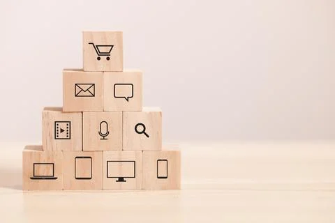 Wooden blocks stack to pyramid online marketing. Concept digital marketing an Foto stock