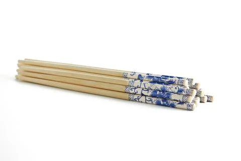 Wooden chopsticks with stacked stack pattern isolated on white background Foto stock