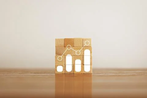 Woods block square with growing chart, Statistics graph. Success startup bu.. Foto stock