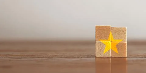 Woods block square step with Star rating. Customer service evaluation and s.. Foto stock