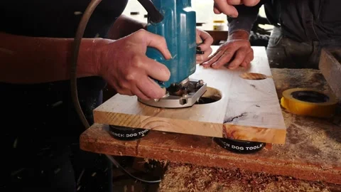 Woodwork routing chamfer timber older gentleman and lady assistant 3 Vidéo 231894750