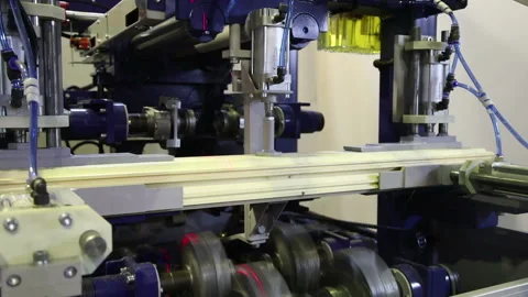 Woodworking machine milling two grooves of a wooden bar Video stock 124723211