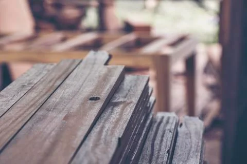 Woodworking workshop: carpenters work table with different tools and wood cut Foto stock