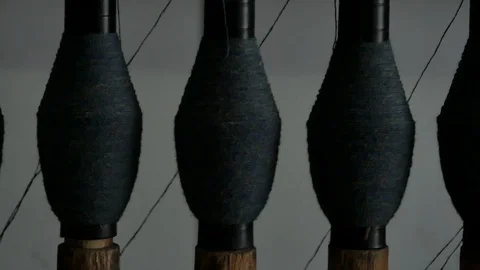 Wool spools inside Harris Tweed Mill 스톡 동영상 109071149