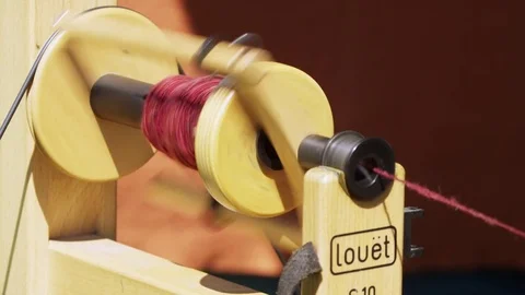 Wool Yarn Loom Spinning Artisan Handmade 5k HD Stock Video Footage Vidéo 80933929