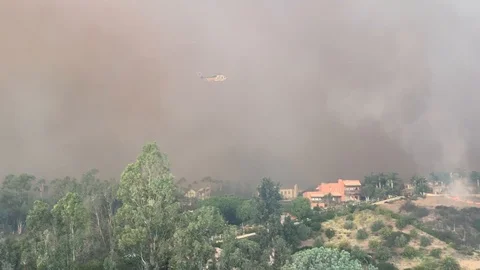 Woolsey Fire Surrounding House 2 Видео 98952745