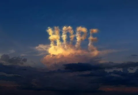 Word HOPE in glowing evening cloud Stockillustratie