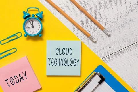 Word writing text Cloud Technology. Business concept for storing and accessing Foto stock