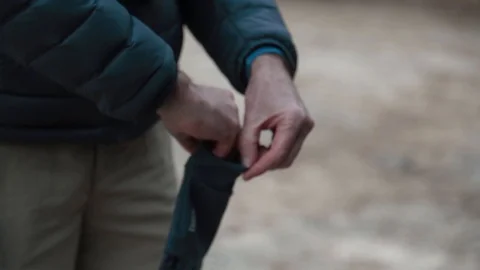 Wore a gloves Видео 104975867