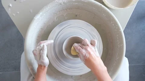 Work behind the potter's wheel Vidéo 169643539