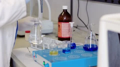 The work of the biochemist 库存影片 21327875