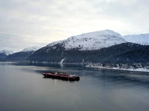 Work boats doing their thing in the waters of Seward Alaska Foto stock