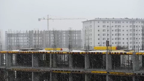 Work on the construction Snow falling. 動画素材 126933115