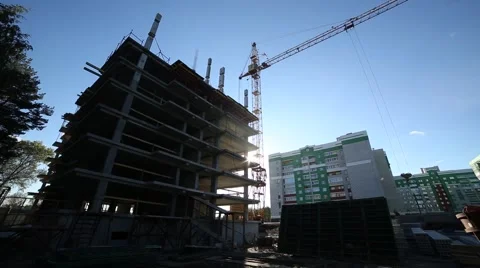 The work of a crane Stockbeeldmateriaal 62802249