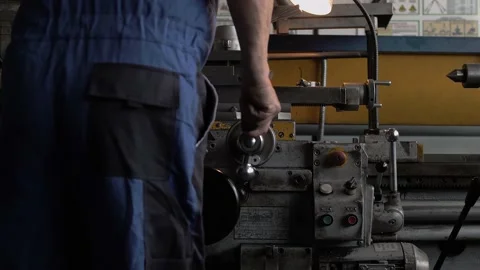 The work of an experienced person at the lathe. 動画素材 212384440