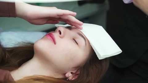 The work of an eyelash extension master Stock Footage 140710912