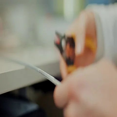 Work with fiber optic cable Vídeo Stock 69389050