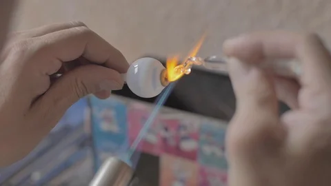 Work with glass and fire eye of glass 60fps Vídeo Stock 92302431