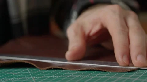 Work with leather, handmade. Video stock 332082951