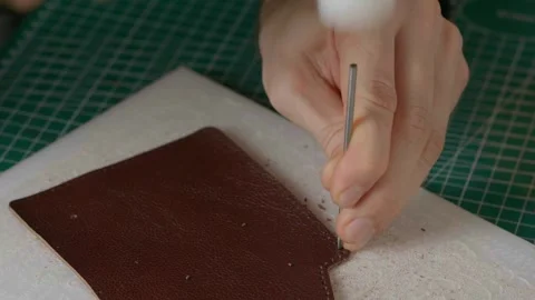 Work with leather, handmade. Video stock 332083024