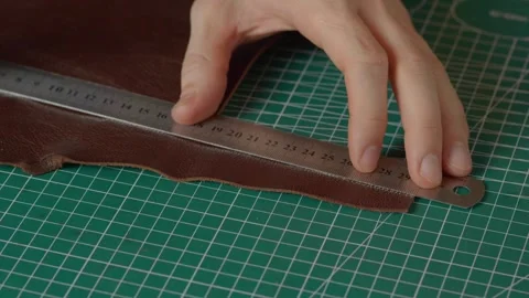 Work with leather, handmade. Video stock 332083047
