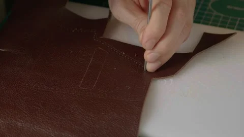 Work with leather, handmade. Stock-Footage 332083060