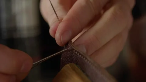 Work with leather, handmade. Video stock 332083122