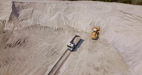 The work of loading equipment in the sand quarry Stock-Footage 129739215