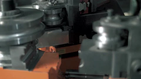 Work of the numerically controlled pipe bender Stockbeeldmateriaal 192604872