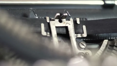 The work of an old typewriter 4K Vidéo 146484602