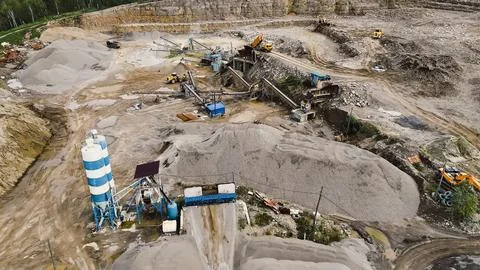 The work of the quarry for the extraction of crushed stone Stock Photos