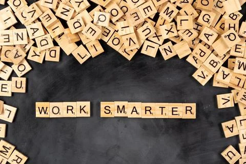 Work Smarter Scrabble 스톡 사진